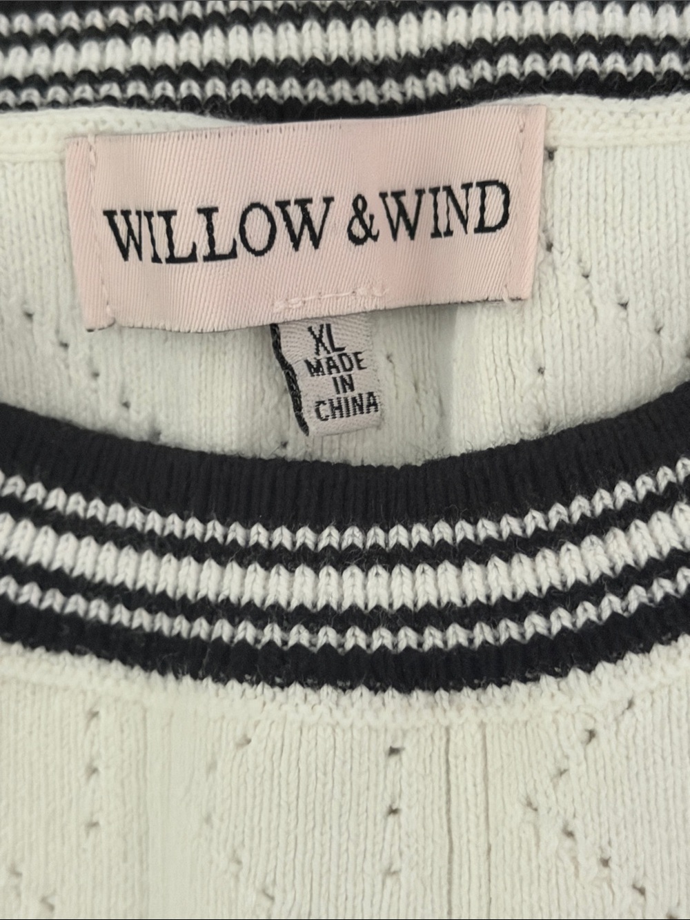 Willow & Wind | White Sleeveless Knit Tank with Black Trim | size XL - Picture 2 of 4